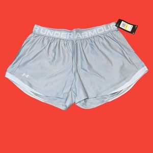 NEW Womens Under Armour Shorts M